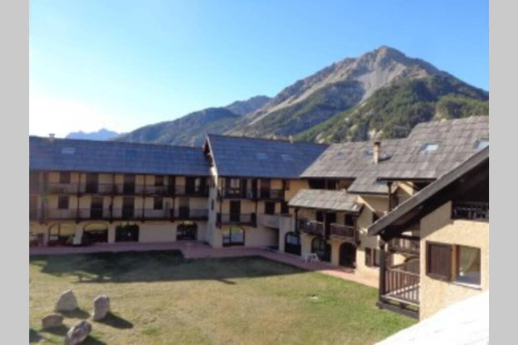 Loue Studio De Vacances Renove A Névache Exteriör bild